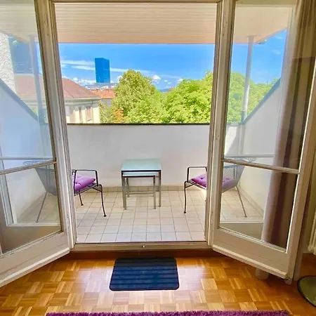 Ganze Mit Balkon,schoene Aussicht,kueche,bad,wifi Apartment